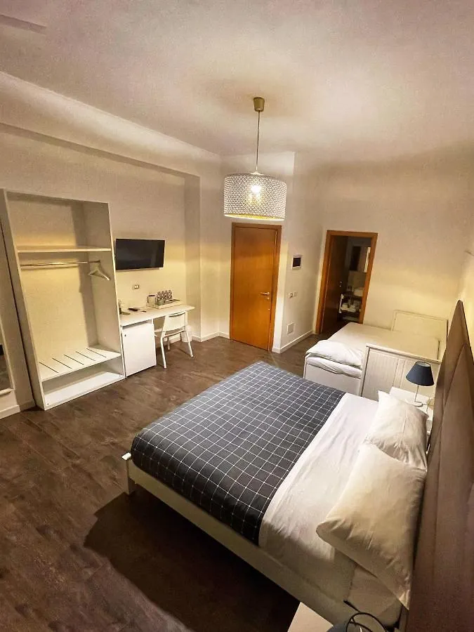 ゲストハウス Banus Rooms カリアリ