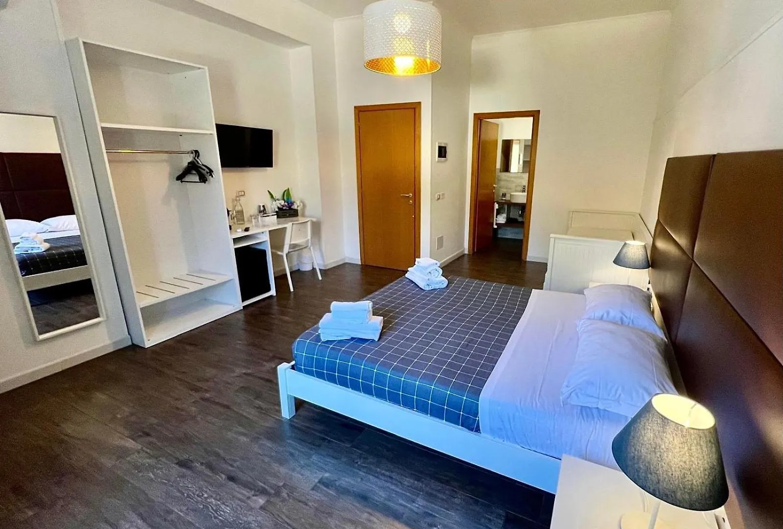 Banus Rooms Cagliari 0*,